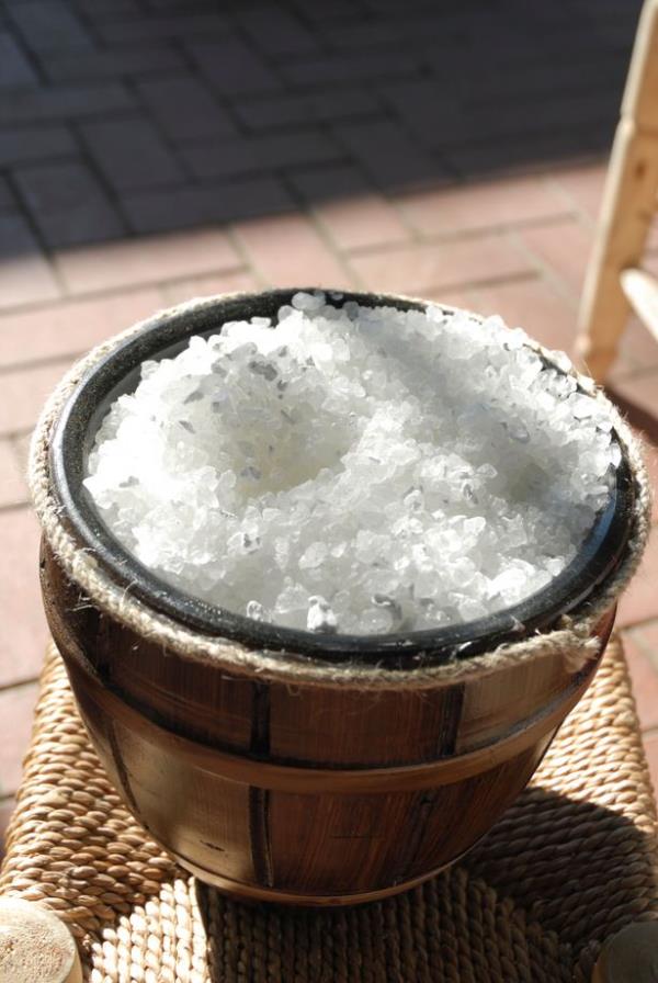 This is a photo of a bowl of citric acid. See PA Feature HEALTH Kettle. WARNING: This picture must only be used to accompany PA feature HEALTH Kettle.